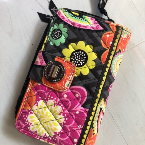 Vera Bradley Wallet - Picture 1 of 4